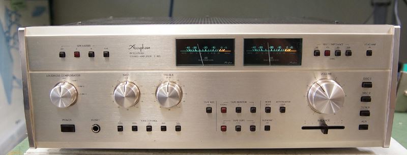 アキュフェーズ Accuphase E-303 プリメインアンプ