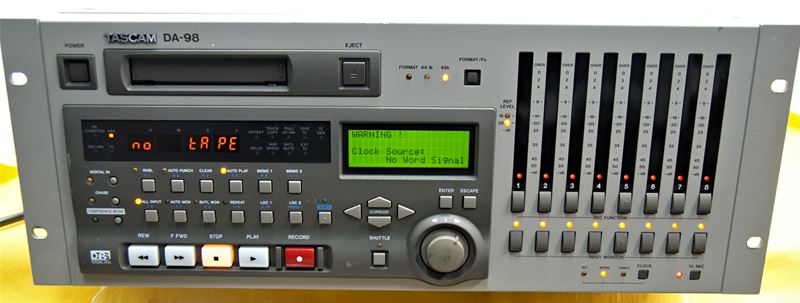 De controle krijgen het ergste sofa タスカム TASCAM DA-98 プロ用デジタル・マルチトラック・レコーダー