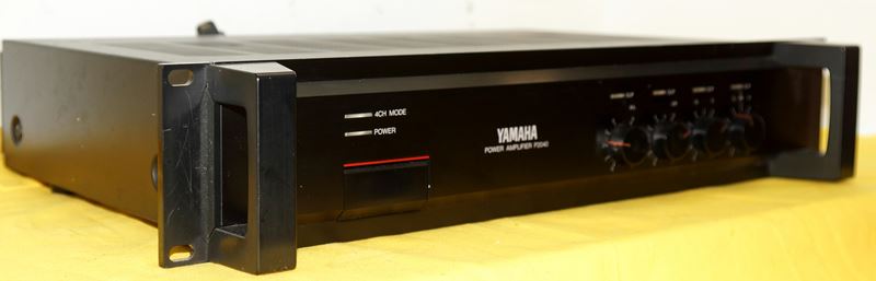 ヤマハ YAMAHA P2040 プロ用4chパワーアンプ