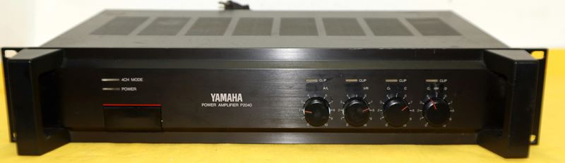 オーディオ機器 アンプ ヤマハ YAMAHA P2040 プロ用4chパワーアンプ